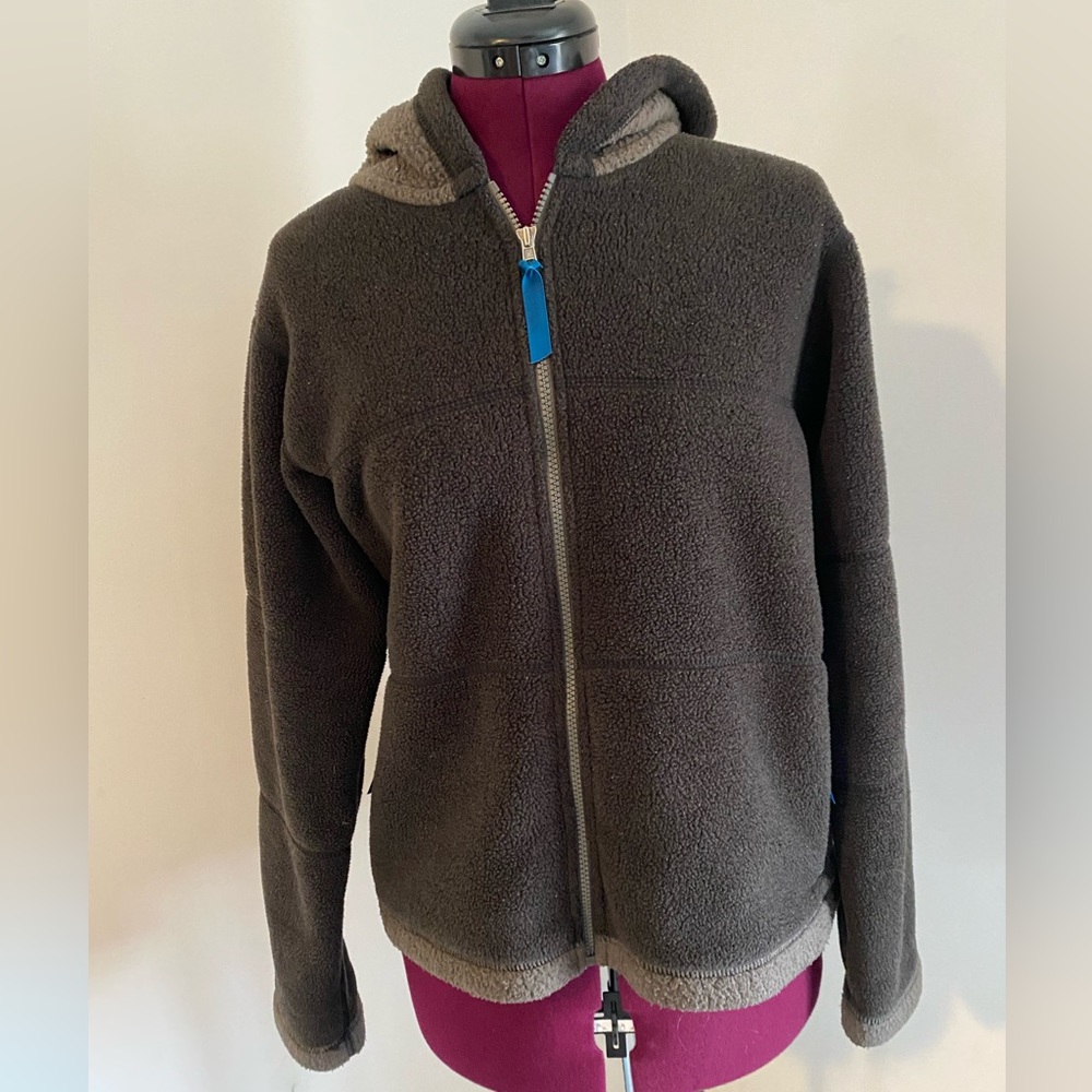 Women’s Patagonia fleece jacket